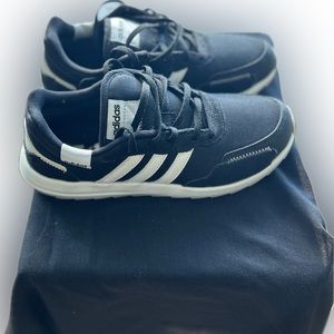 Adidas Women's Sneaker Retrorun Shoes Casual Shoes Black and White Size 6.5US